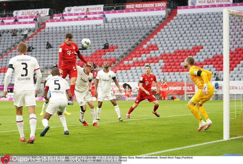  拜仁慕尼黑主场大胜，继续领跑德甲积分榜